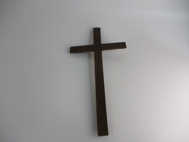 20th century wooden crucifix 56cm high - Image 2 of 3