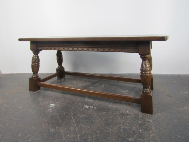 Vintage old charm style coffee table. H43 x L106 x W43cm - Image 2 of 4