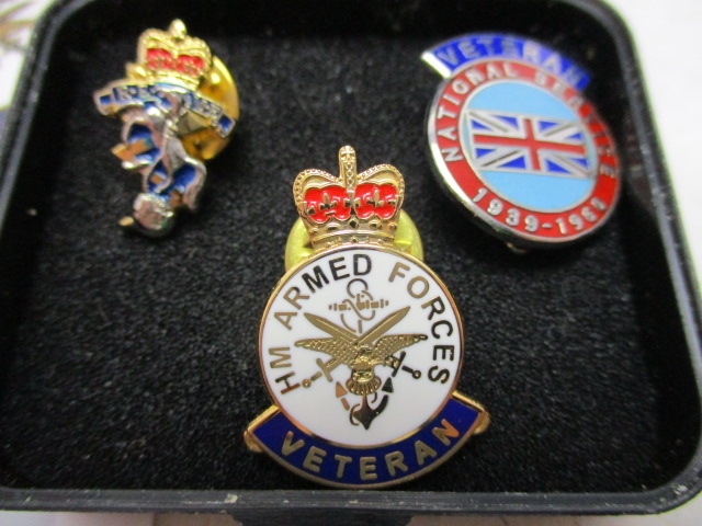 Trio of military pin badges to include HM armed forces veteran, National service Veteran & R.E Mai. - Image 2 of 2