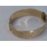 9ct Gold bracelet marked 9ct gold metal core 60g