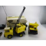 Large pair of vintage mighty Tonka, mobile crane with box, along with tipper.