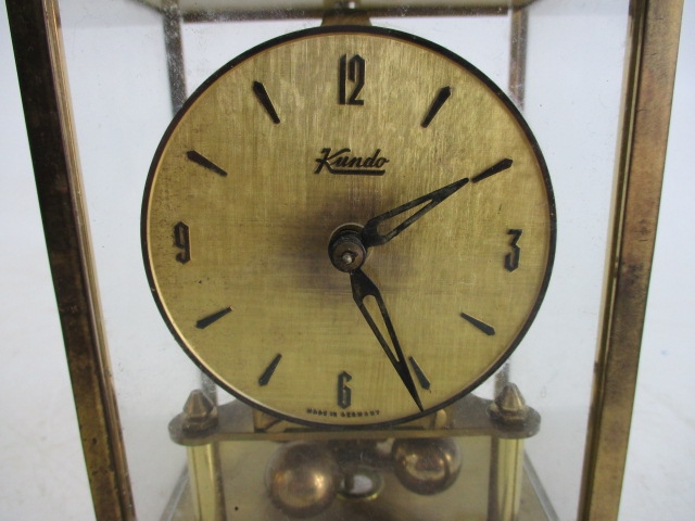Vintage Kundo glass panelled German mantle clock, with key. - Image 2 of 5