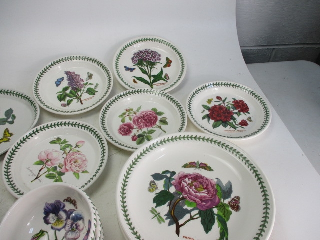 Portmeirion pottery selection ''Botan and garden'' serving plates, dinner bowls etc - Image 3 of 4