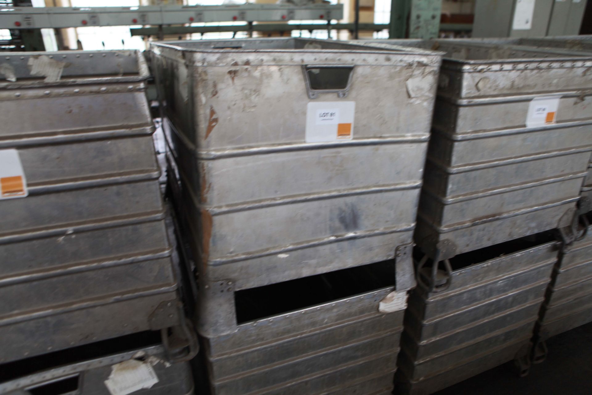 2 Aluminium Tubs