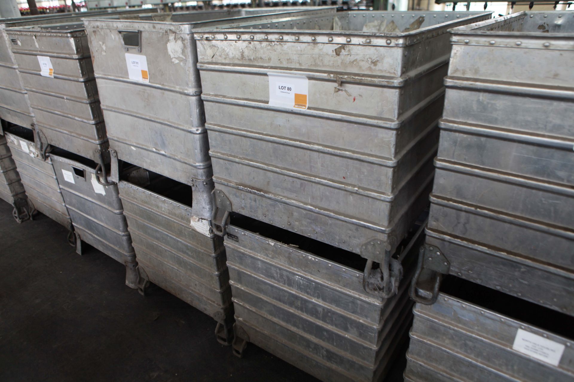 2 Aluminium Tubs