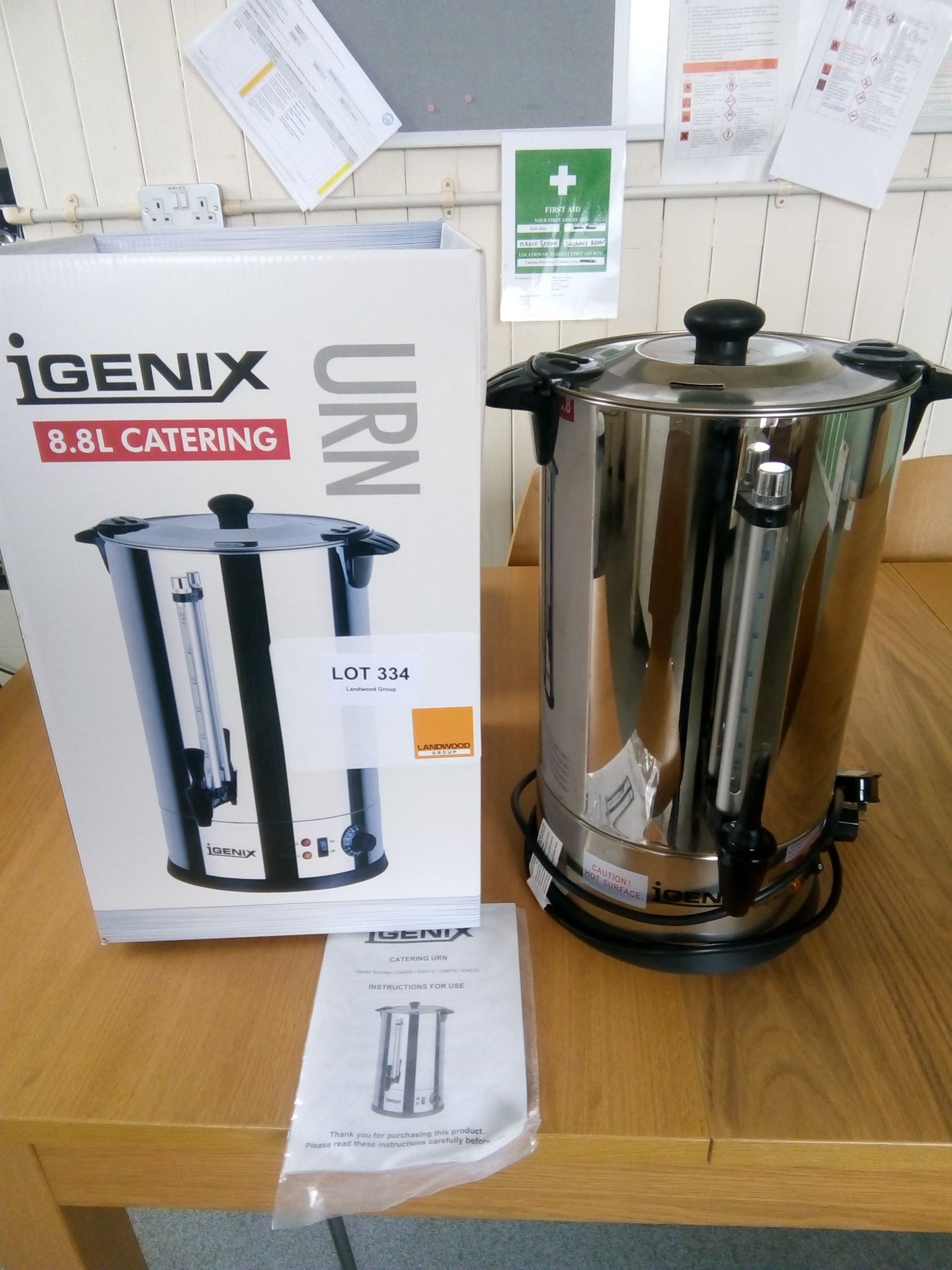 IGENIX 8.8 litre Hot Water boiler in box
