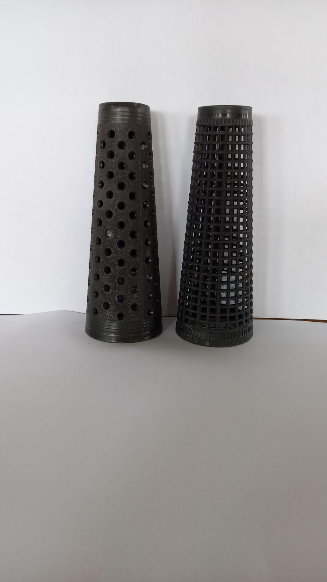 Pallet of 6" Traverse perforated plastic cones 2.5" base to 1.25" - Image 2 of 2