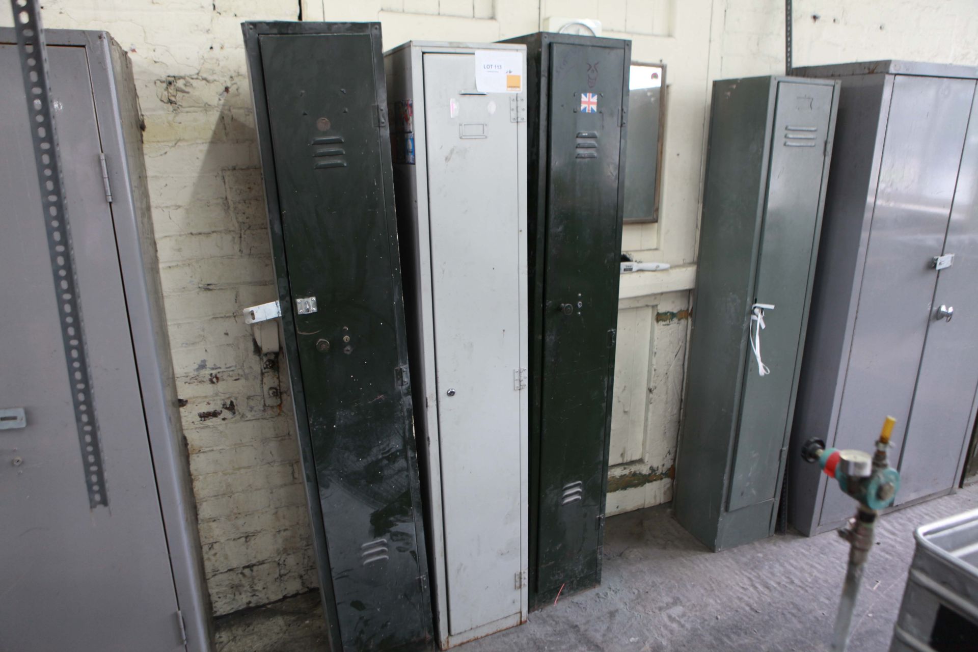 4 Personnel lockers