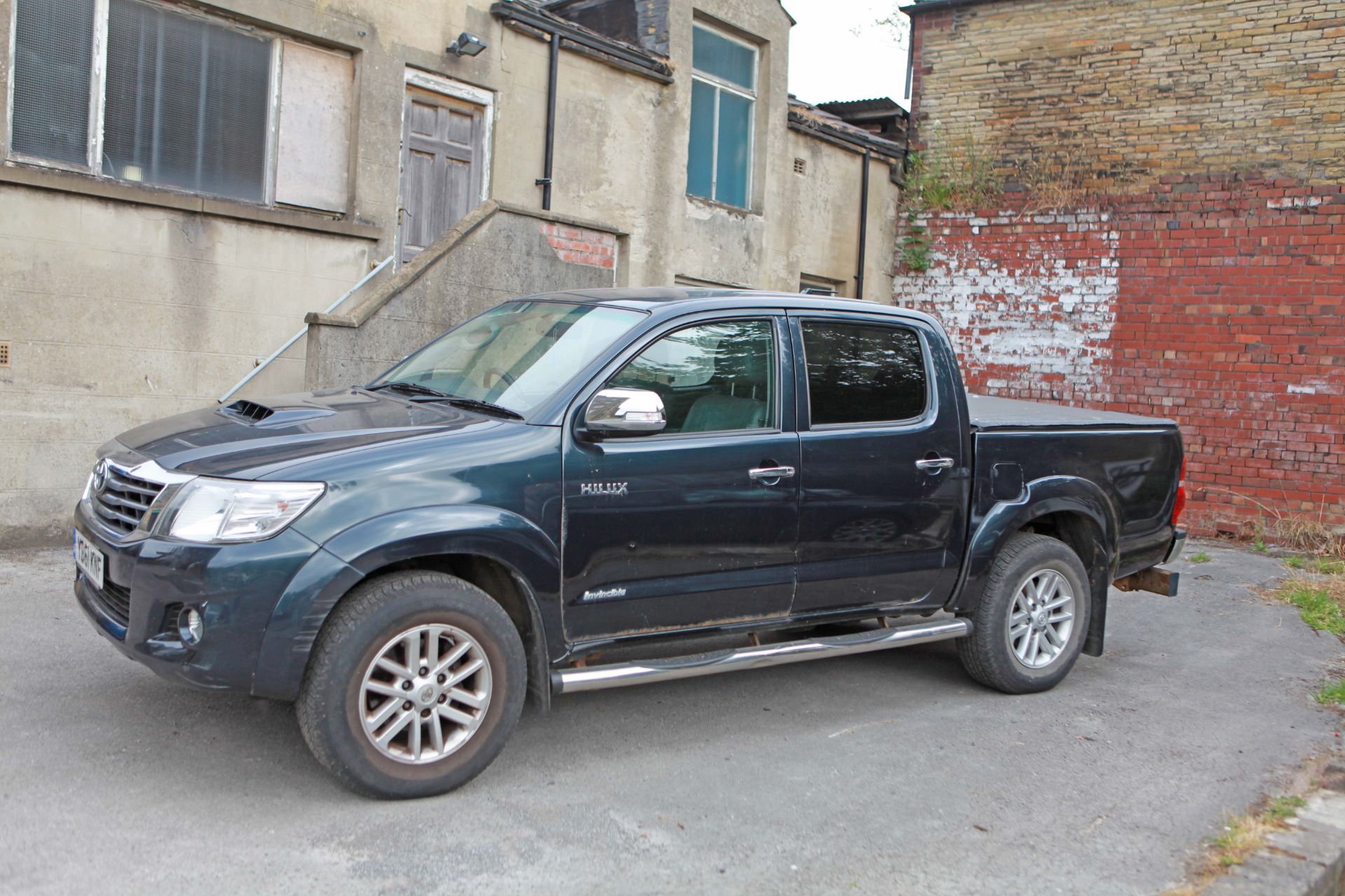 Toyota Hilux DC30 Double Cab Pick up YB61 KNF - Image 2 of 3