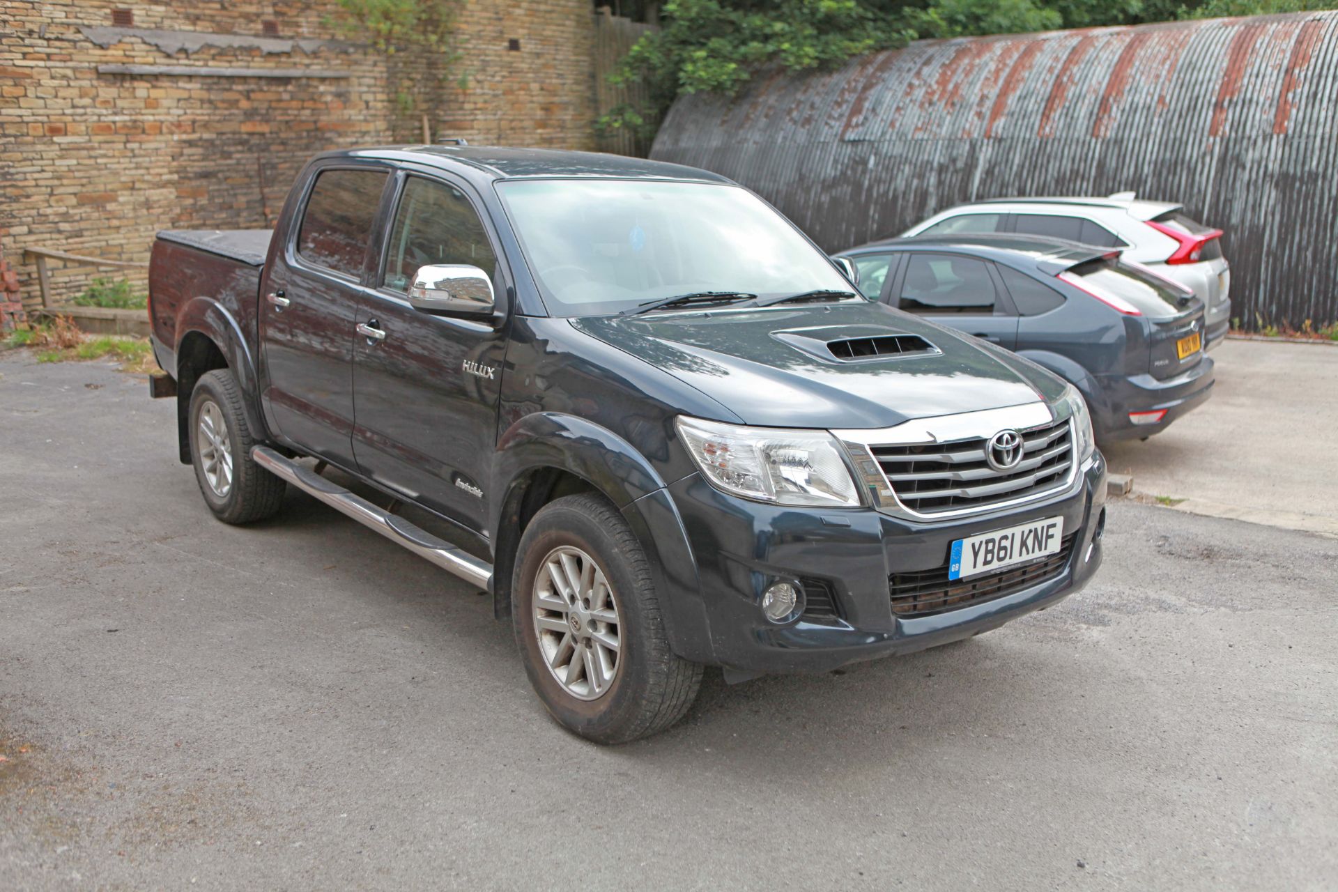 Toyota Hilux DC30 Double Cab Pick up YB61 KNF