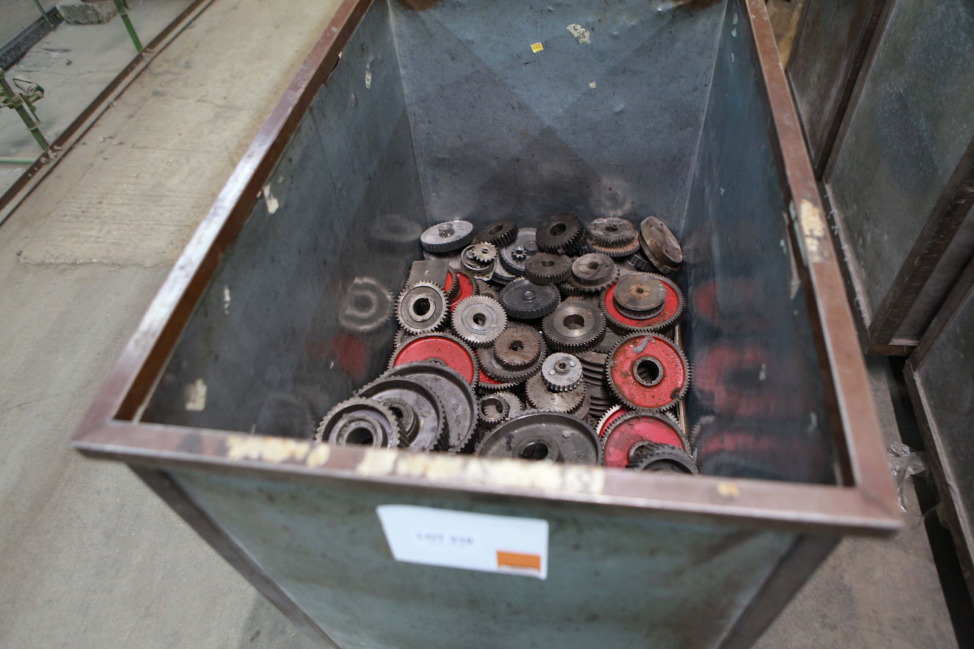 Cart of mixed gear wheels