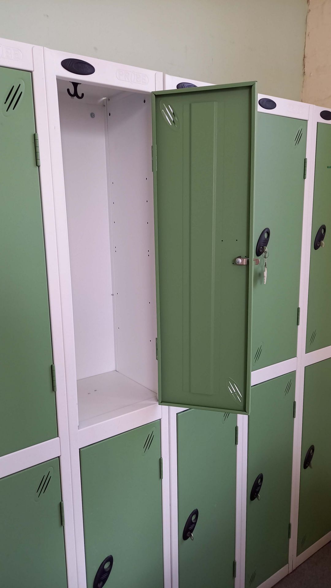 Set of 12 Personnel lockers