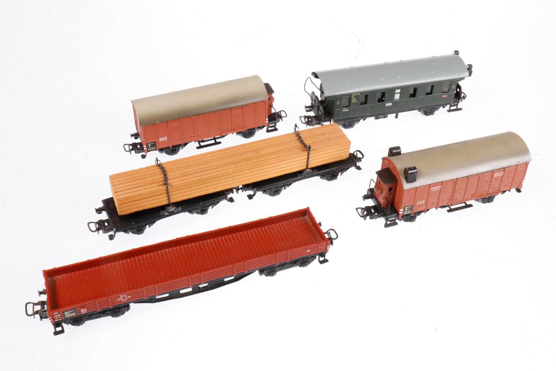 5 versch. Märklin Wagen, S H0, Alterungsspuren, je im Karton, Z 2-3