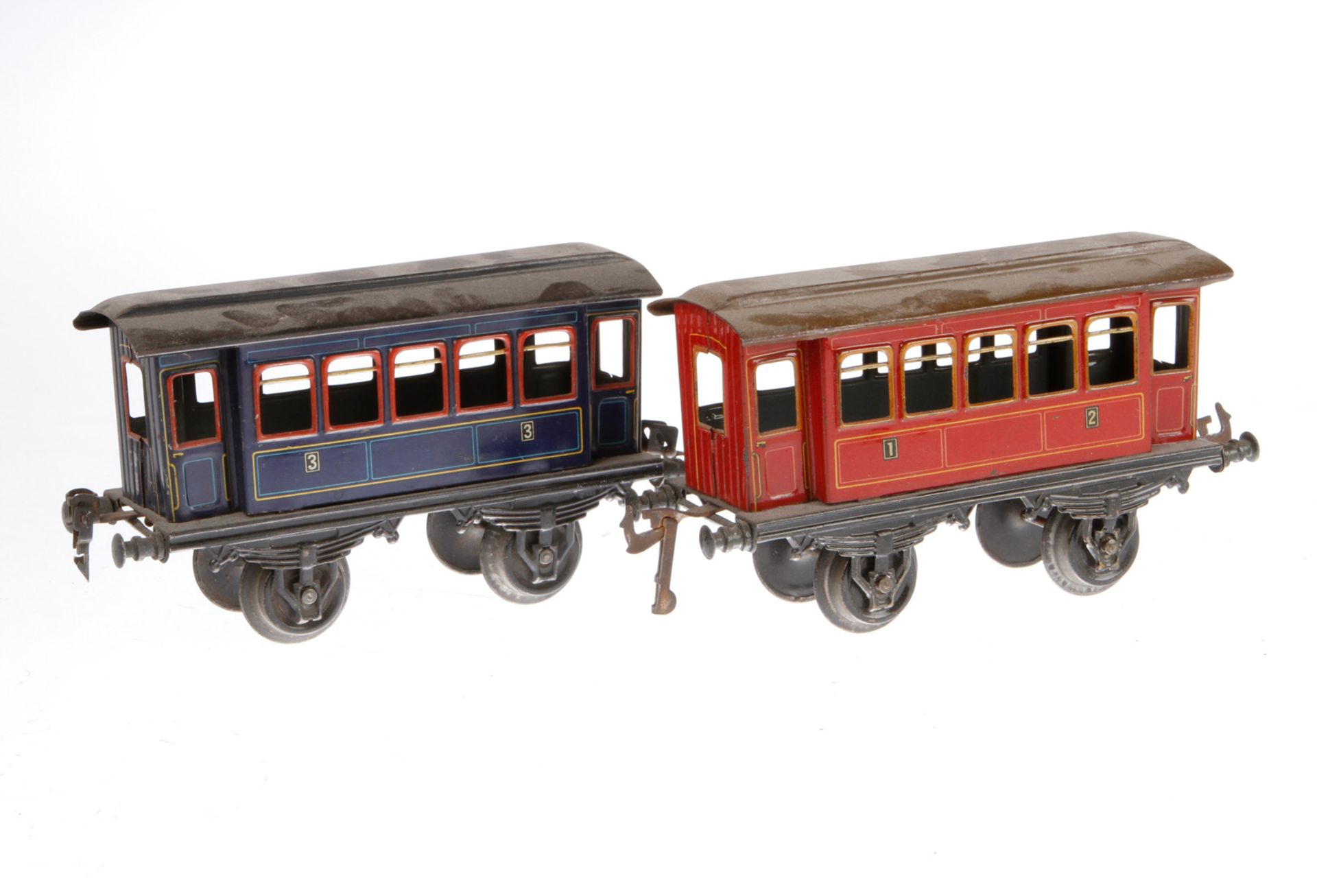 2 Bing Personenwagen, S 1, CL, 1 Wagen mit Märklin Kupplungen, L 19,5, Z 2-3