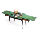 Großer Mahagoni-Spieltisch, aufklappbar, für Roulette-Spiel, grün befilzt, mit Drehteller, Kugel,