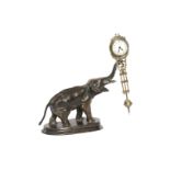 Guss-Elefant mit Junghans Pendeluhr, um 1900, intakt, H 27, Z 2