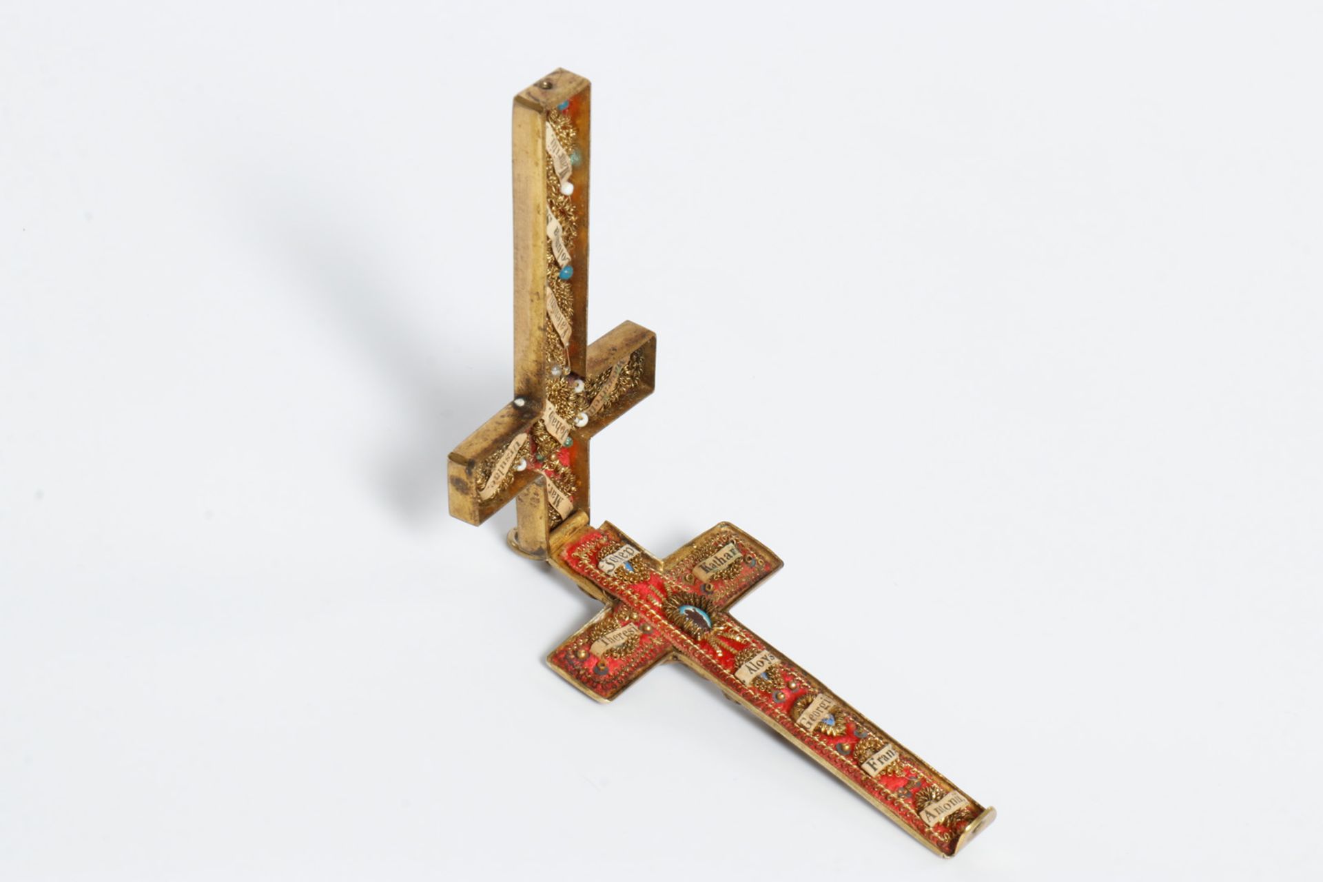 Reliquienkreuz, Messing, inwendig Requien versch. Heiliger, H 9 - Bild 2 aus 3