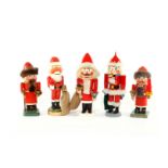 5 Nussknacker als Nikolaus, Holz, bemalt, tw LS, H 28-37, sonst Z 2