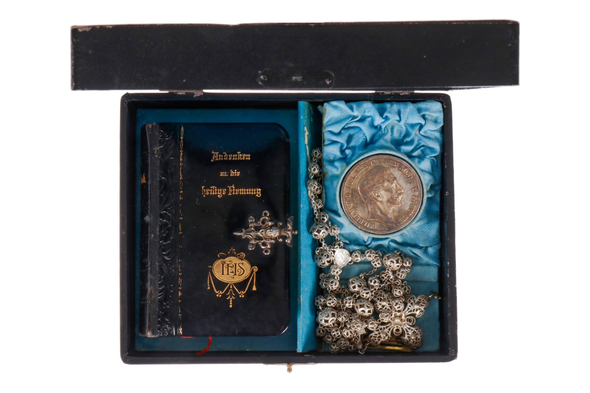 Etui ”Andenken an die heilige Firmung”, mit Gebetsbuch, Rosenkranz und 5 Mark Silbermünze Wilhelm