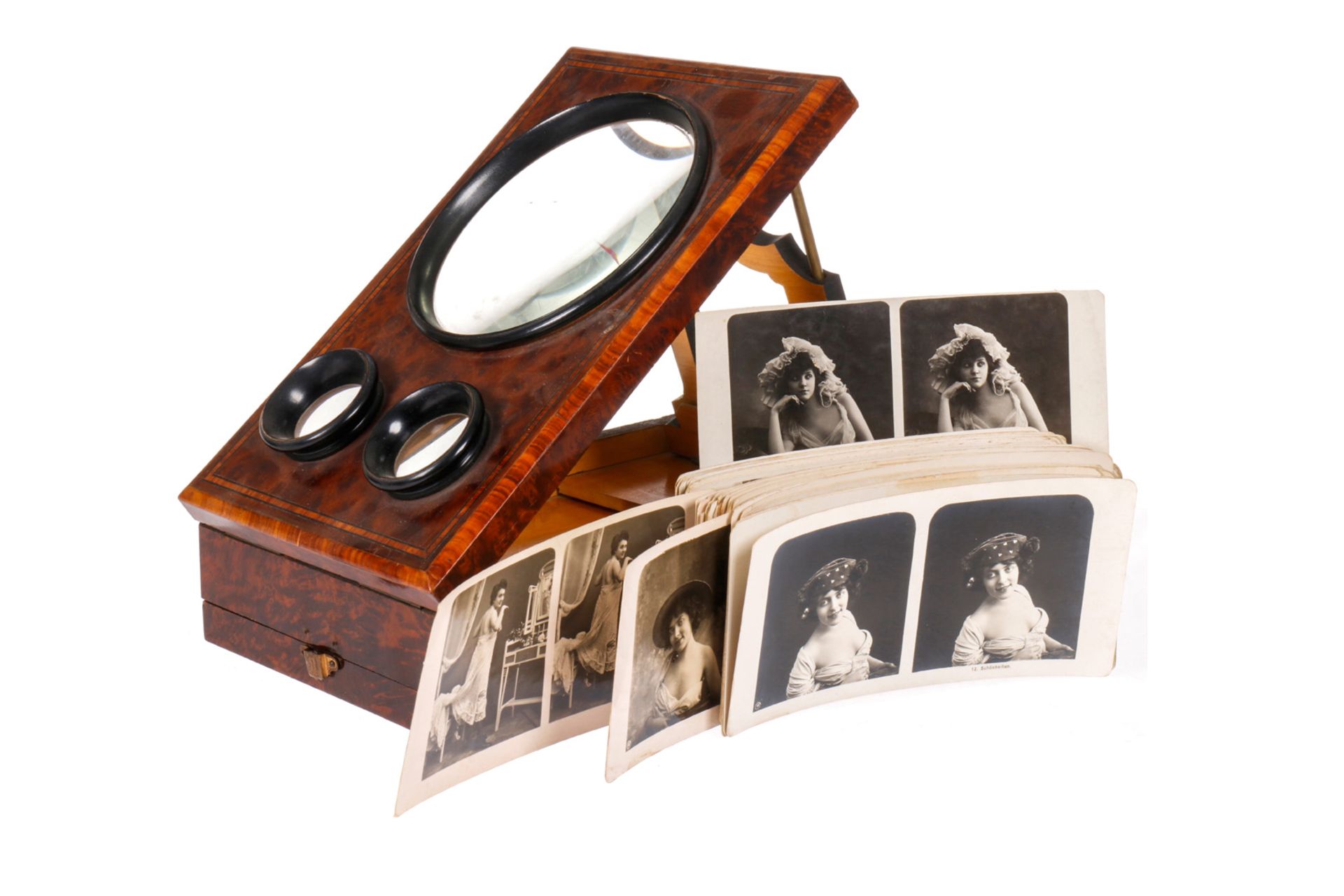 Stereoskop im Holzkasten, mit über 50 Bildern, Mädchen in erotischen Dessous, um 1900