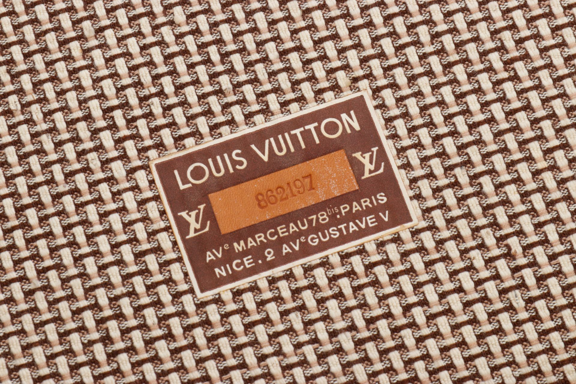 Louis Vuitton runder Hutkoffer, Made in France, auf Schlossschild Nr.12, auf Innenseite, Louis Vuitt - Bild 6 aus 6
