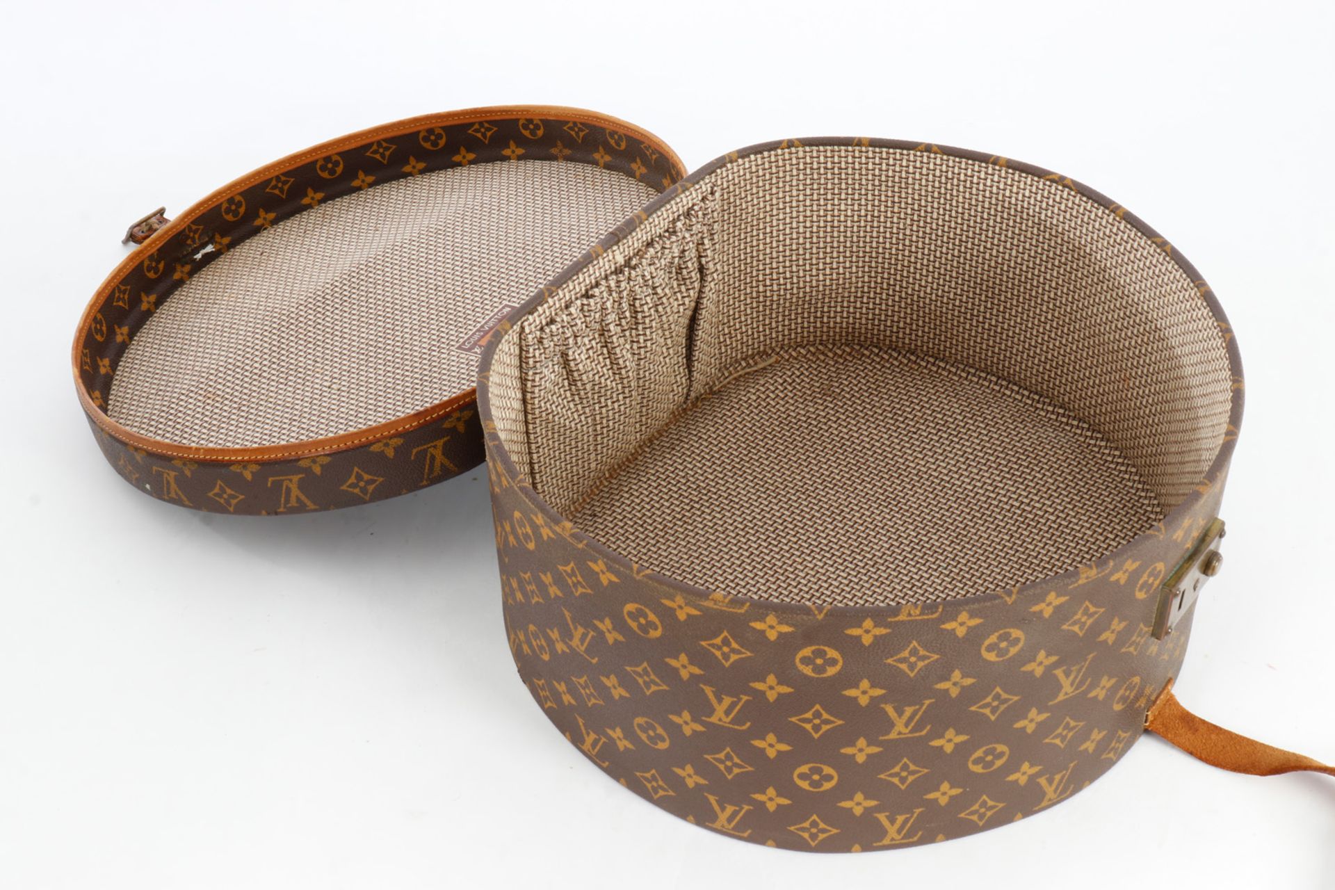 Louis Vuitton runder Hutkoffer, Made in France, auf Schlossschild Nr.12, auf Innenseite, Louis Vuitt - Bild 5 aus 6