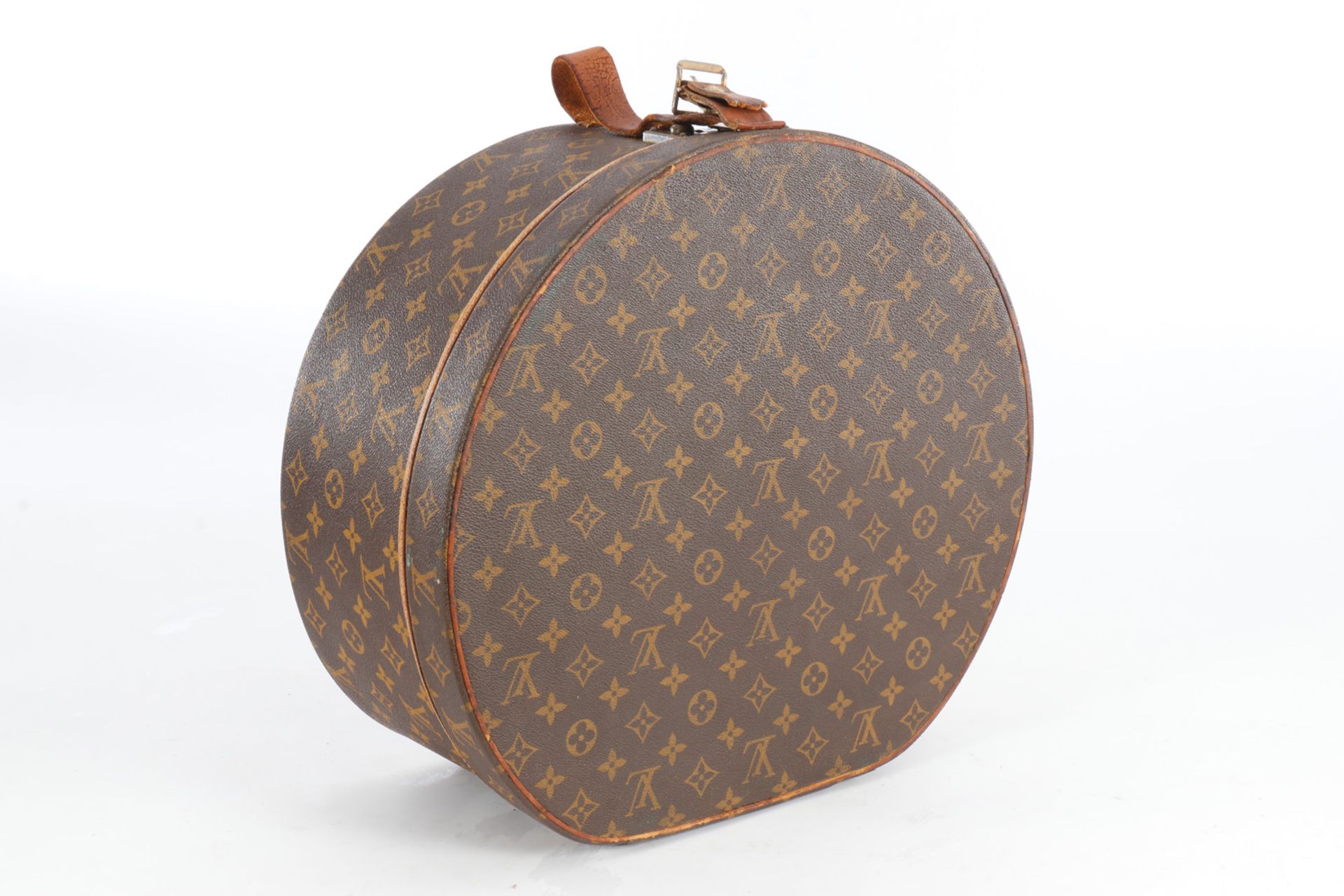 Louis Vuitton runder Hutkoffer, Made in France, auf Schlossschild Nr.12, auf Innenseite, Louis