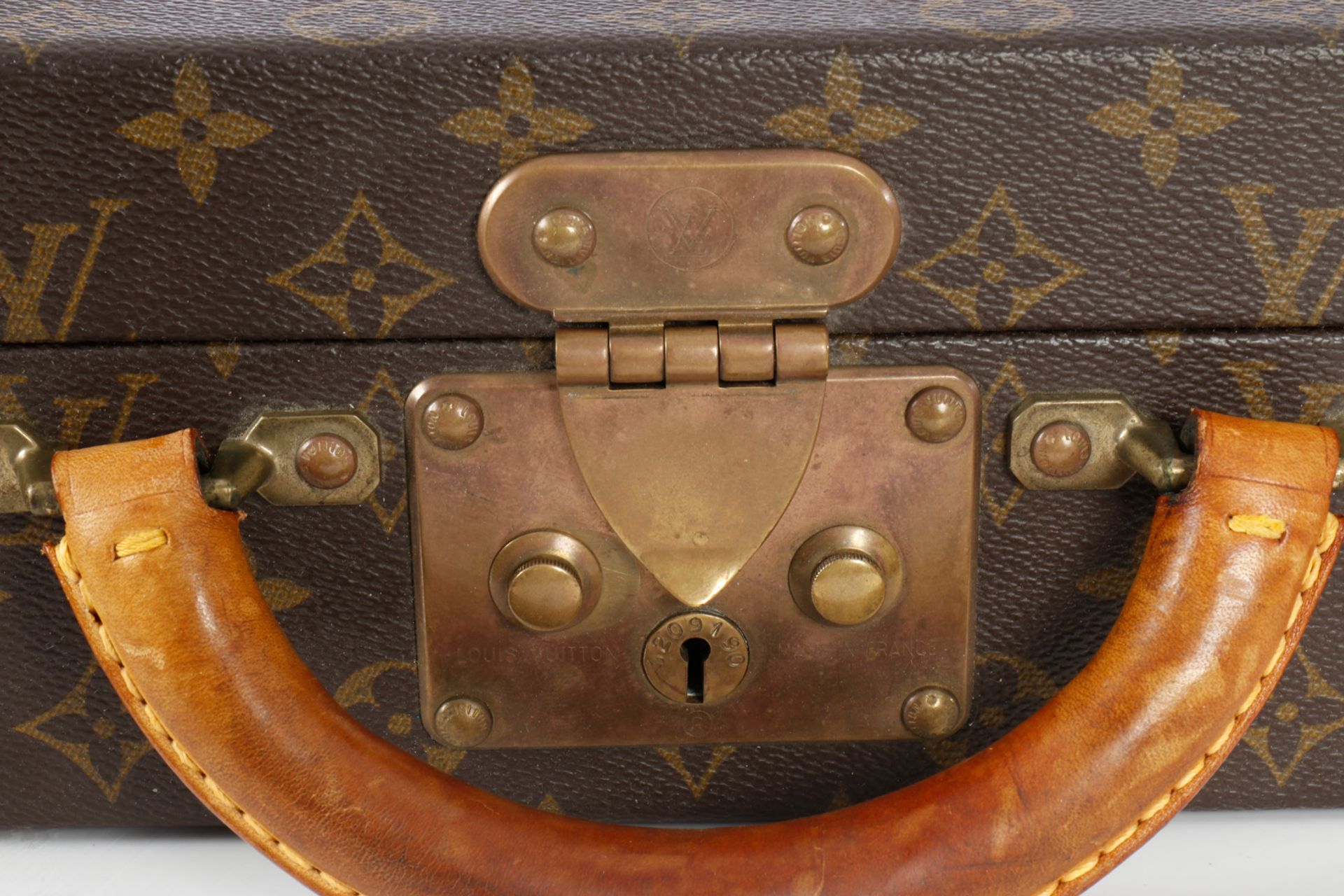 Louis Vuitton Aktenkoffer, Made in France, Nr. ”1019490”, auf Schloss ”209190”, Messingbeschläge, - Image 3 of 7