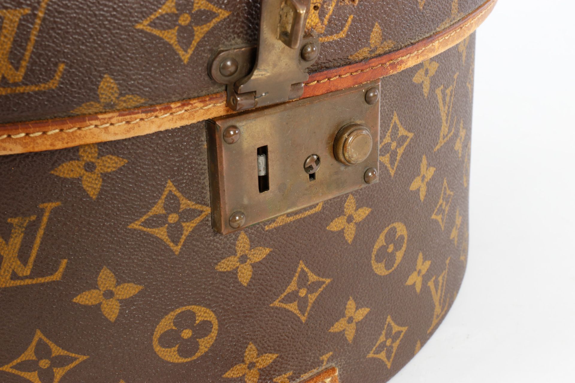 Louis Vuitton runder Hutkoffer, Made in France, auf Schlossschild Nr.12, auf Innenseite, Louis - Image 3 of 6
