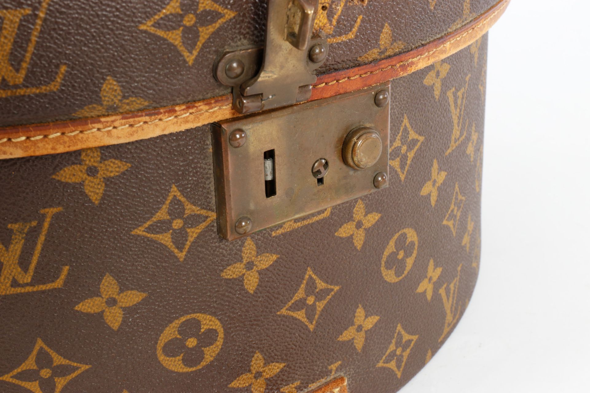 Louis Vuitton runder Hutkoffer, Made in France, auf Schlossschild Nr.12, auf Innenseite, Louis Vuitt - Bild 3 aus 6