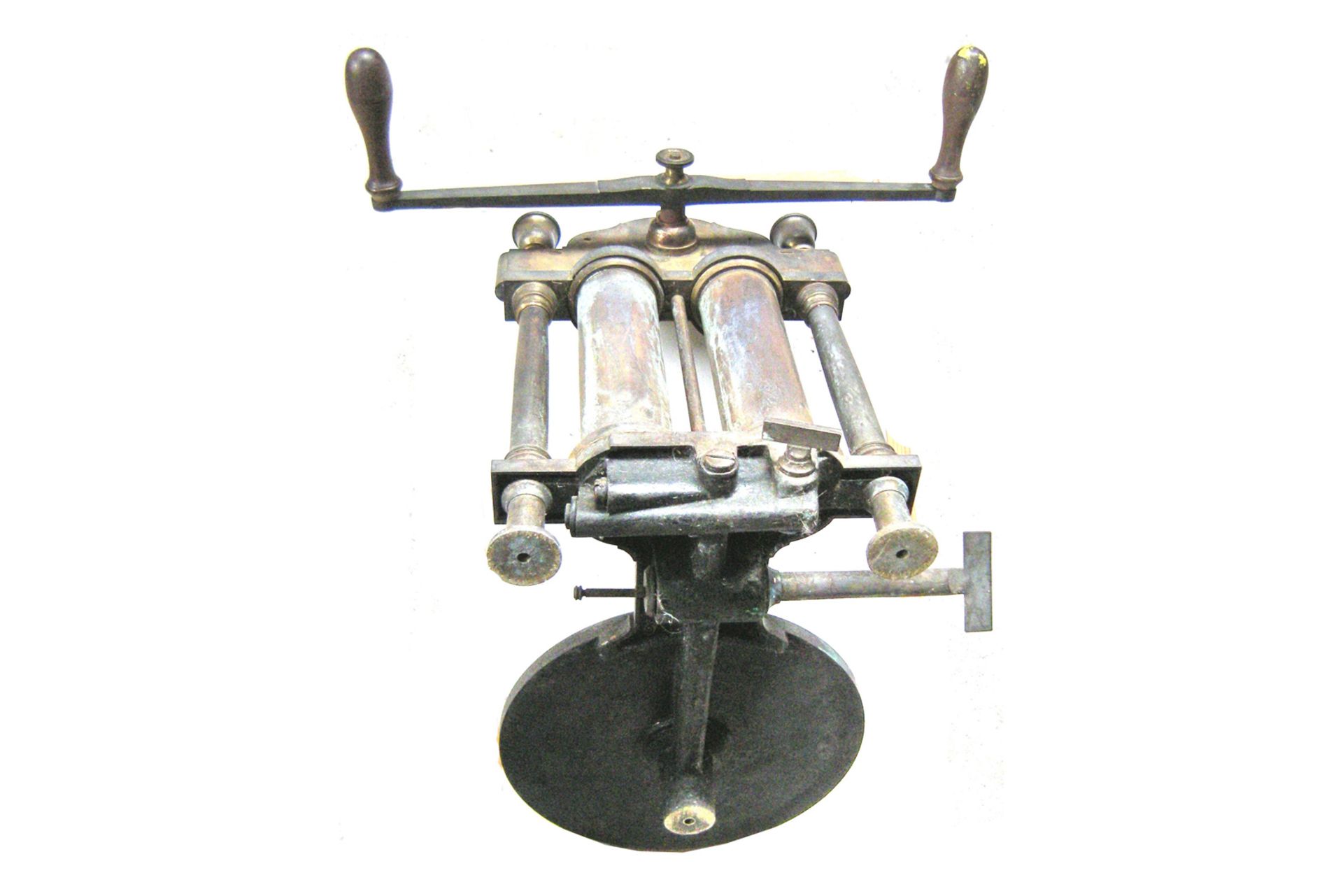 Zweistiefelige Vakuumpumpe, ohne Glaskolben, 1880, Abmessung 50x33x43cm, ca. 10kg - Bild 7 aus 8