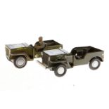 2 Göso Militär-Jeeps, Blech, CL, Uhrwerke intakt, NV, L 10 und 11, als Ersatzteile