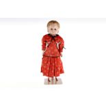 Puppe mit Kleid, auf Ständer, H 55, Z 3