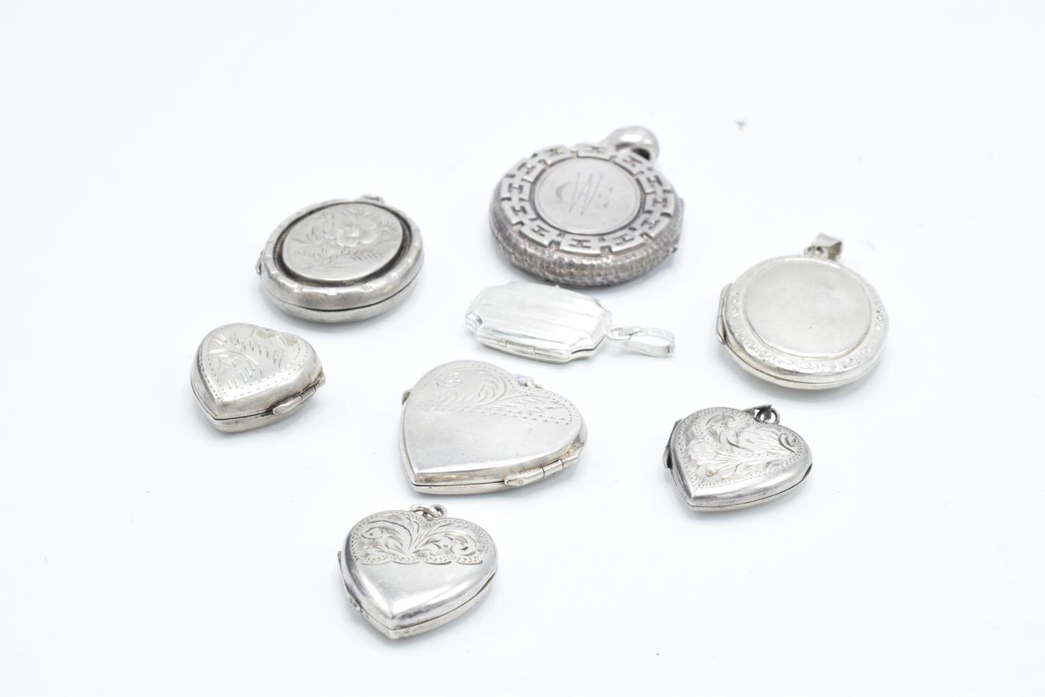 A collection of assorted silver lockets: mix of hallmarked, sterling and 925 examples (40.1 grams to - Image 2 of 4