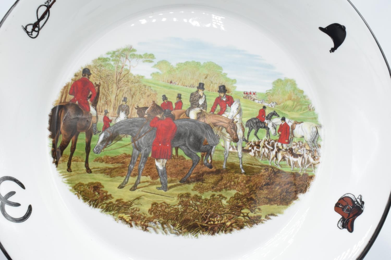 Large shallow bowl depicting a hunting scene of J.F Herring and Son, made by China Originals of - Image 3 of 4