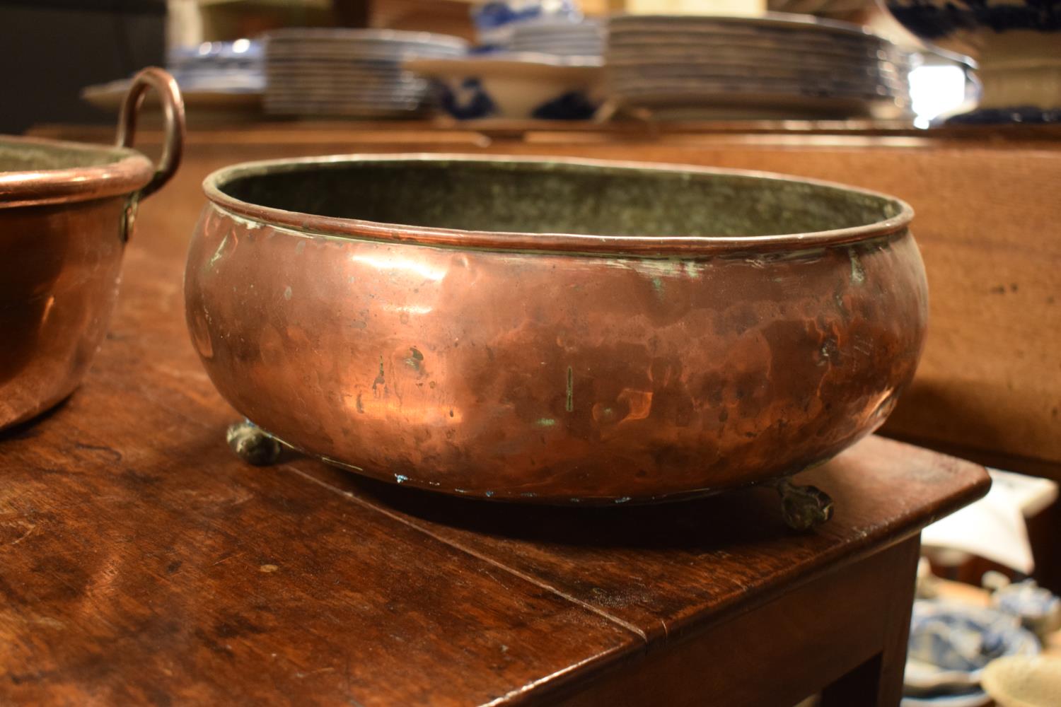 2 Victorian copper shallow planters, one with 2 handles, with the other raised on claw feet (2) - Image 4 of 5