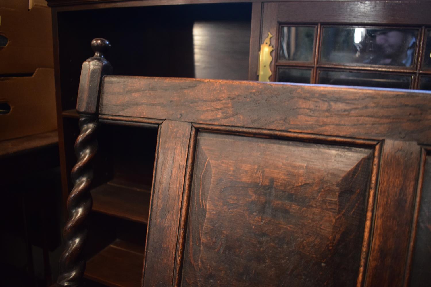 Late 18th century oak carved settle with barley twist supports. In good stable, functional - Image 5 of 8