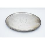 Georgian silver oval salver with an armorial crest decoration: hallmarked for London 1785 (694