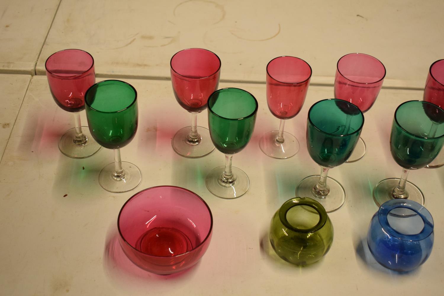 A collection of various coloured 20th glass to include wine glasses of different sizes, bowls etc ( - Image 3 of 6