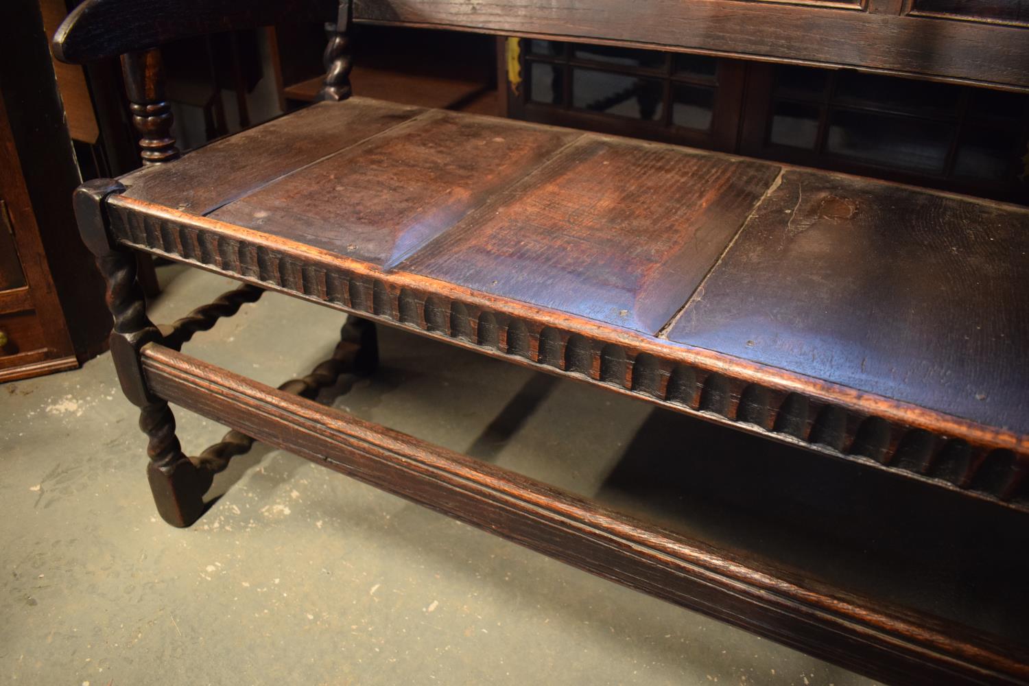 Late 18th century oak carved settle with barley twist supports. In good stable, functional - Image 8 of 8