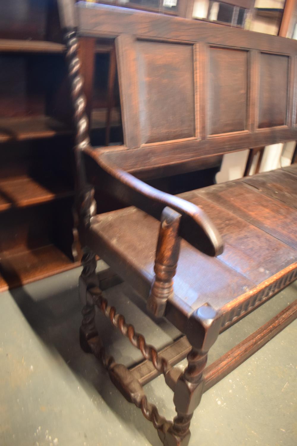 Late 18th century oak carved settle with barley twist supports. In good stable, functional - Image 3 of 8