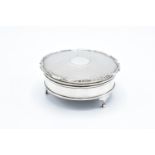 Silver velvet lined trinket box: Birmingham 1950 (gross weight 243 grams) In good condition.