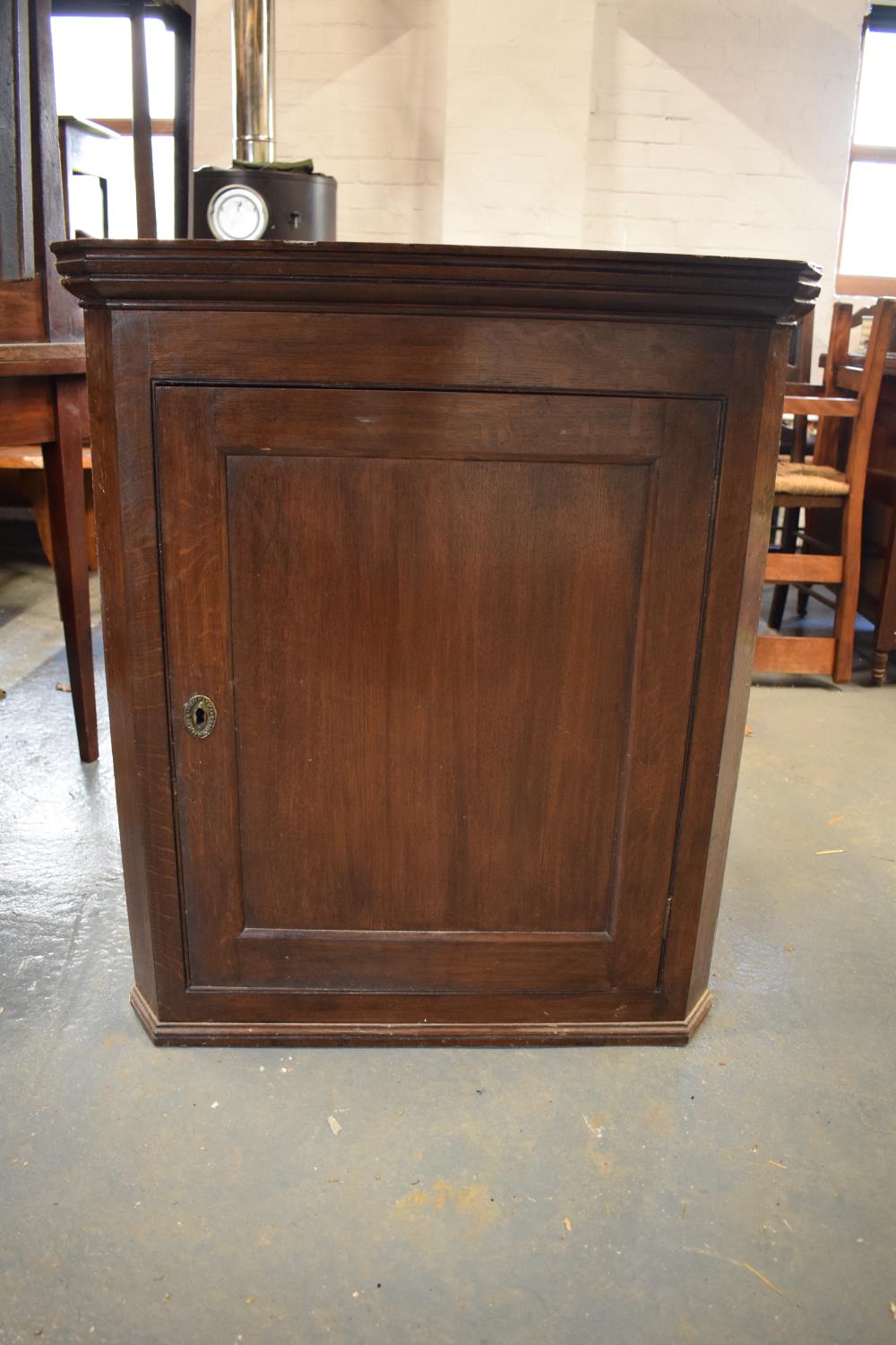 Victorian oak corner cupboard. With signs of wear and tear and use. 75 x 40 x 88cm