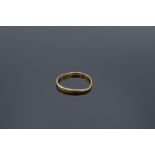 22ct gold ring: hallmarked, 1.0 grams