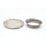 Silver ashtray (Birmingham 1926) and a silver collar (Birmingham 1904) (59.9 grams) (2). Collar sold