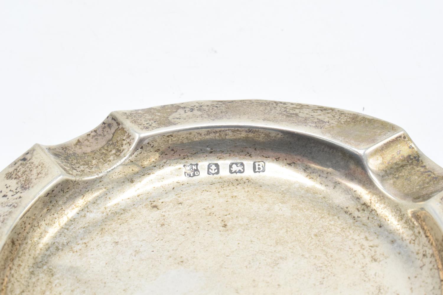 Silver ashtray (Birmingham 1926) and a silver collar (Birmingham 1904) (59.9 grams) (2). Collar sold - Image 3 of 4