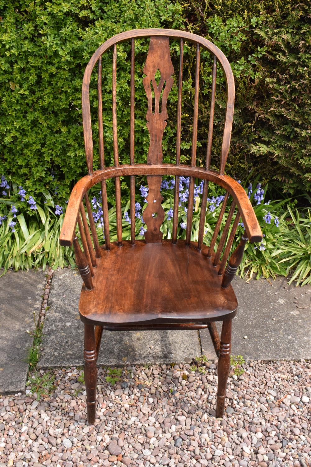 A 19th century Windsor farmhouse armchair. In good condition with age related wear and tear to - Image 2 of 8