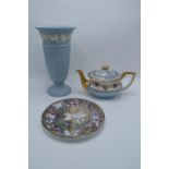 A collection of items to include a large Wedgwood Queensware vase, a Royal Worcester plate of