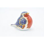 Royal Crown Derby paperweight of a Robin with gold stopper. In good condition with no obvious damage