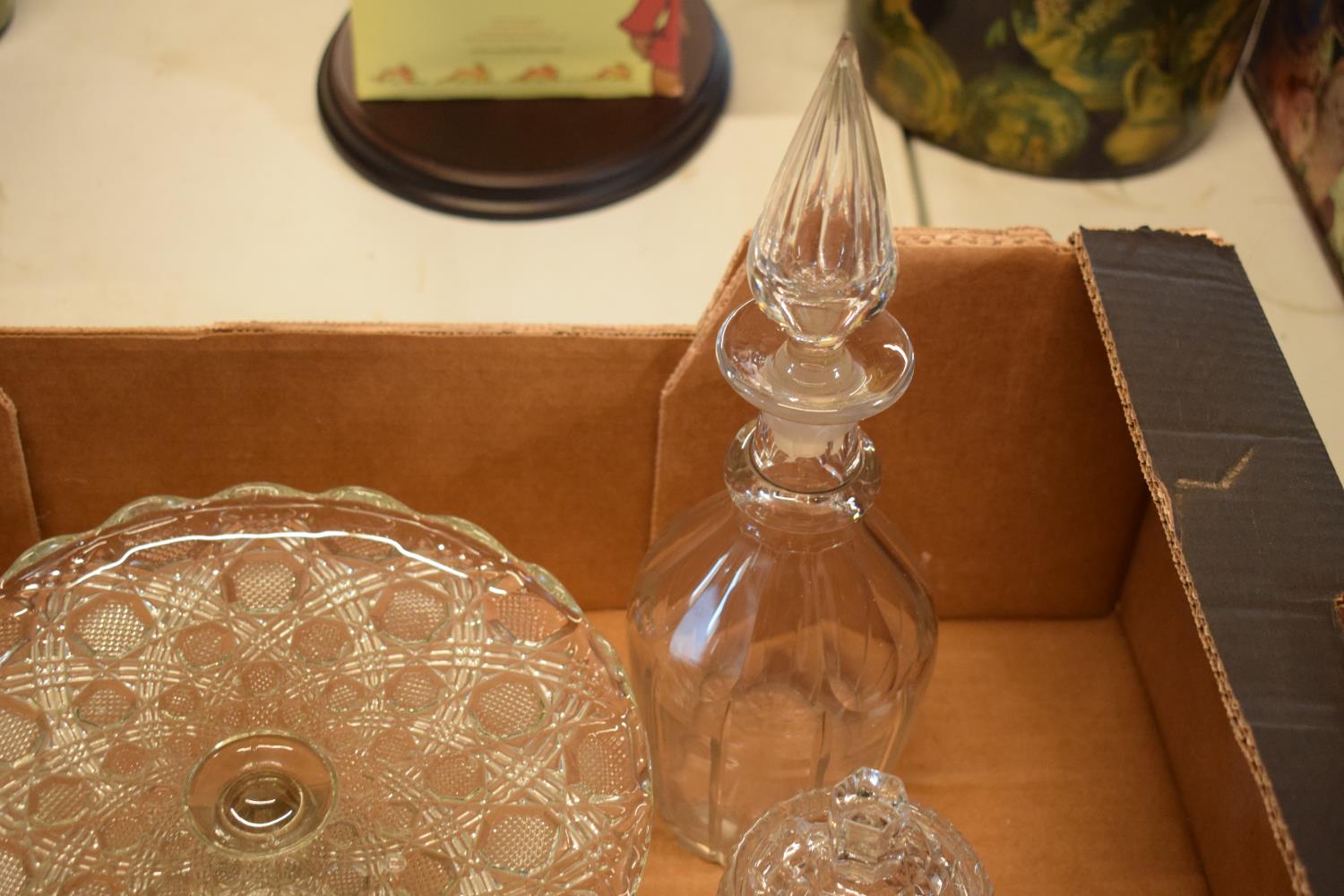 A collection of glass ware to include a pair of decanters, chutney jars, a cake stand etc. In good - Image 5 of 5